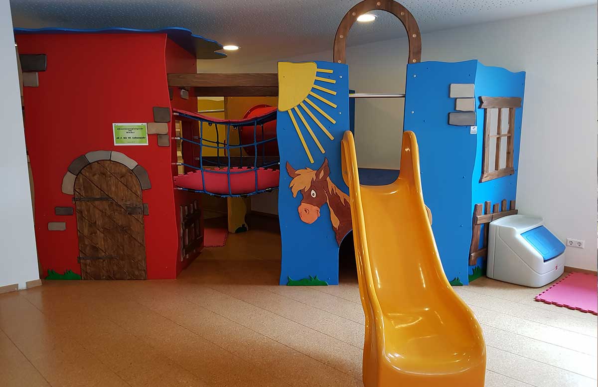 Hotel-Gut-Weissenhof-in-Radstadt-kinderspielraum