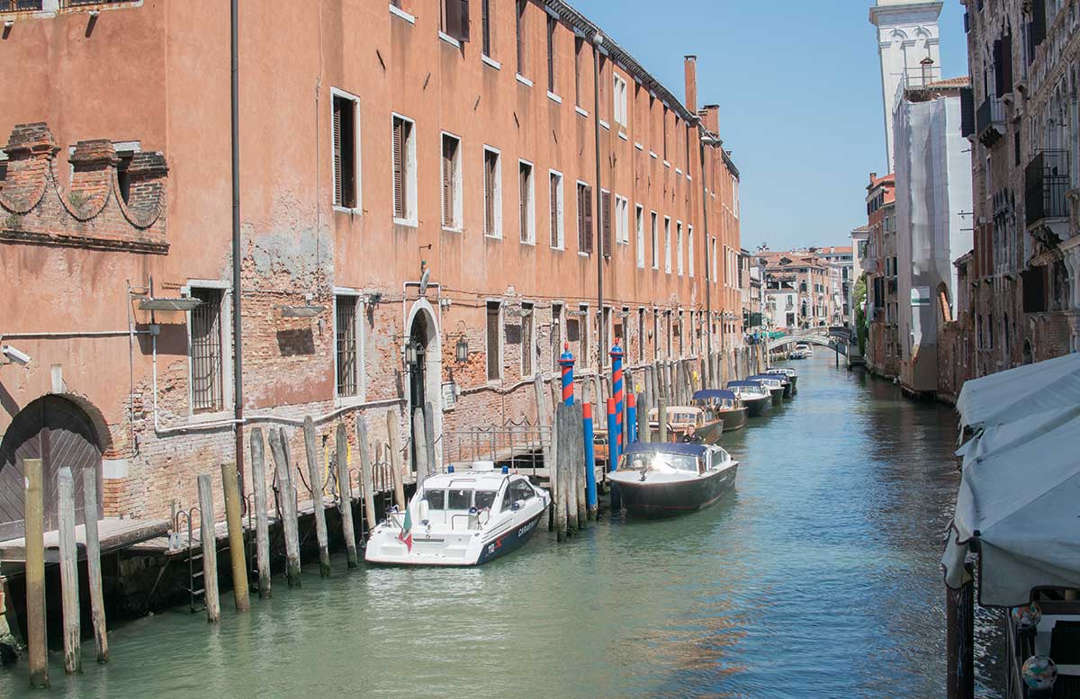 Ausflug nach Venedig und Cavallino gondel versus elektroboot
