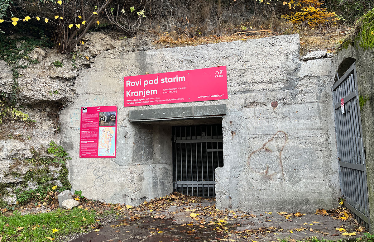 Der-Bunker-von-Kranj-und-Janez-Puhar-Museum-bunker
