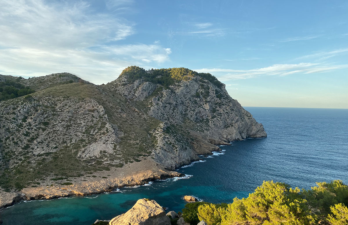 Der-goldene-Herbst-in-Mallorca-Ausflug-zum-Cap-Formentor-berg-sicht