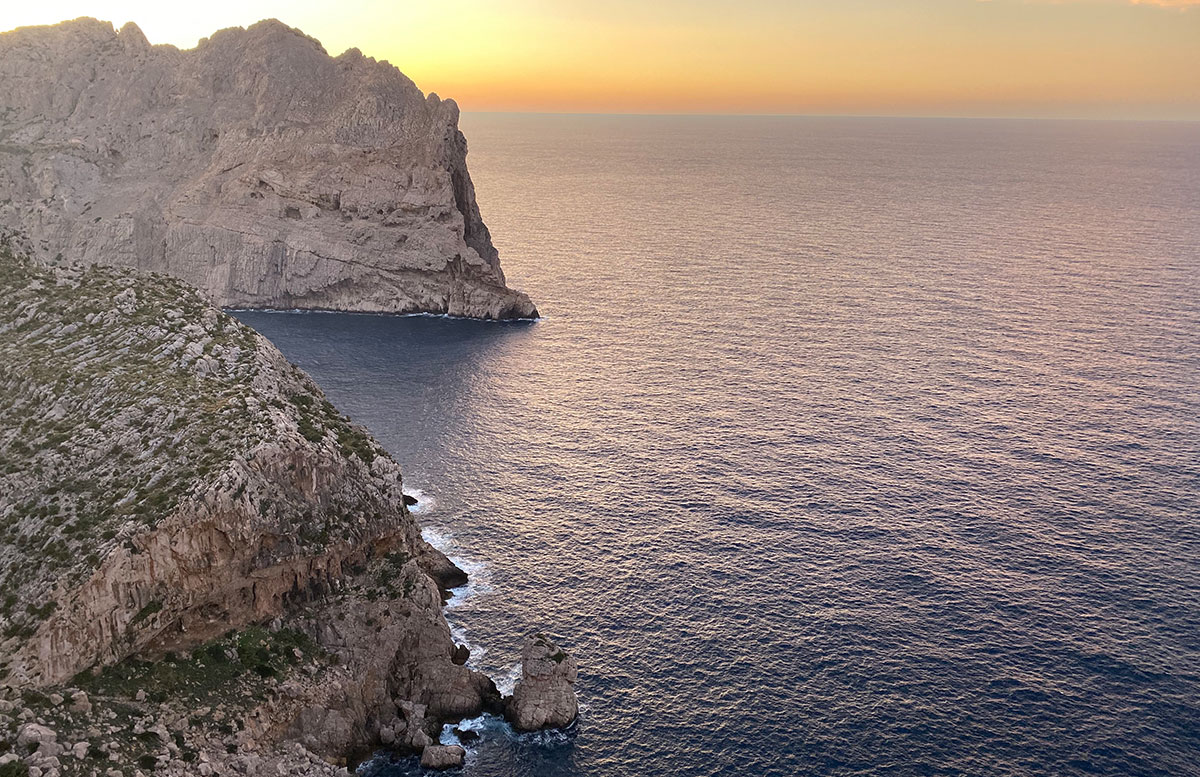Der-goldene-Herbst-in-Mallorca-Ausflug-zum-Cap-Formentor-felsen