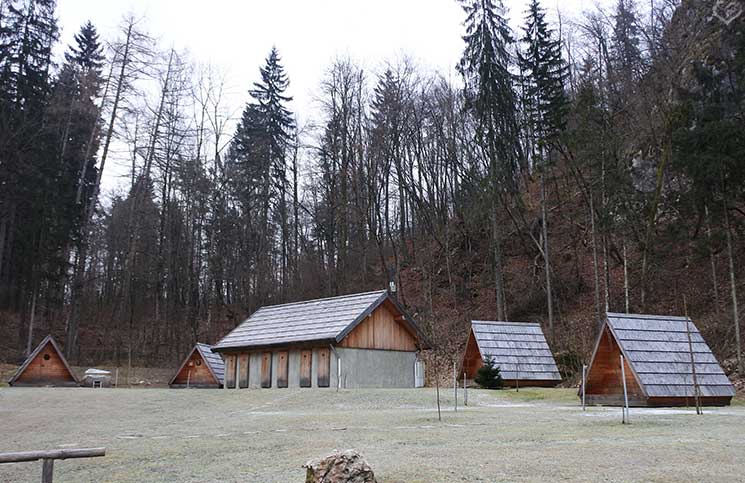 Die-Burg-Bled-und-Luxus-Camping-in-Ljubno-clamping-luxus-camping