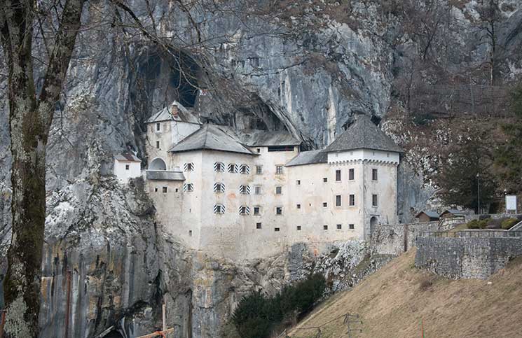 Die-Höhle-von-Postojna-Burg-Predjama