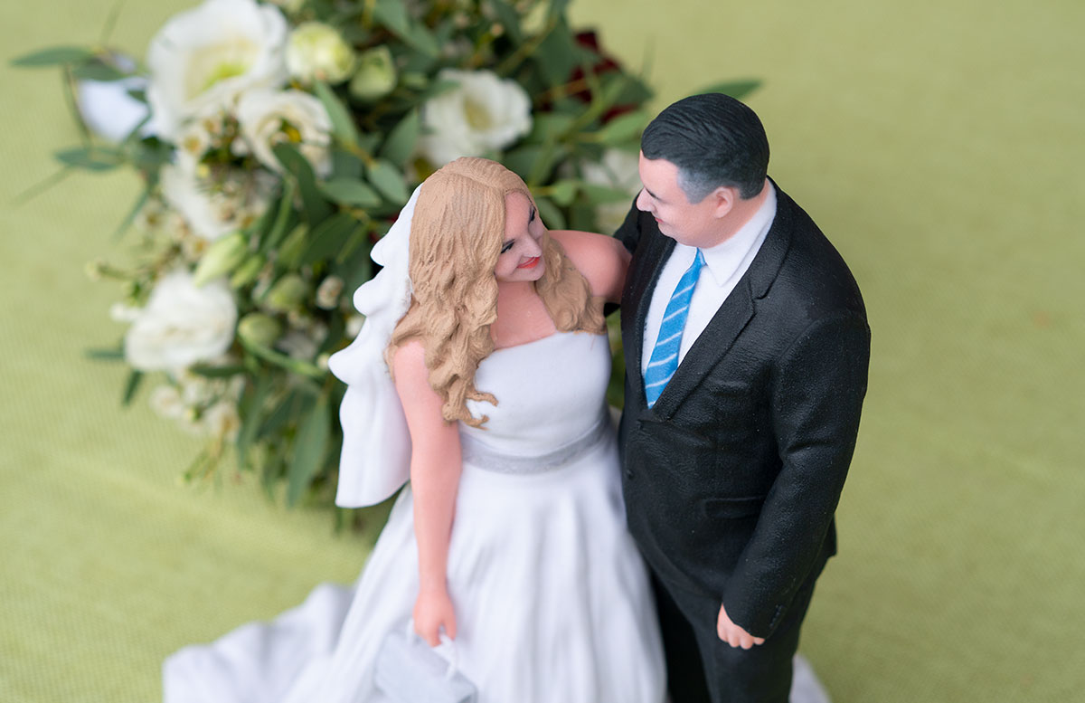 Hochzeitspaar-3D-Figur-von-3D-Generation-neue-haarfarbe