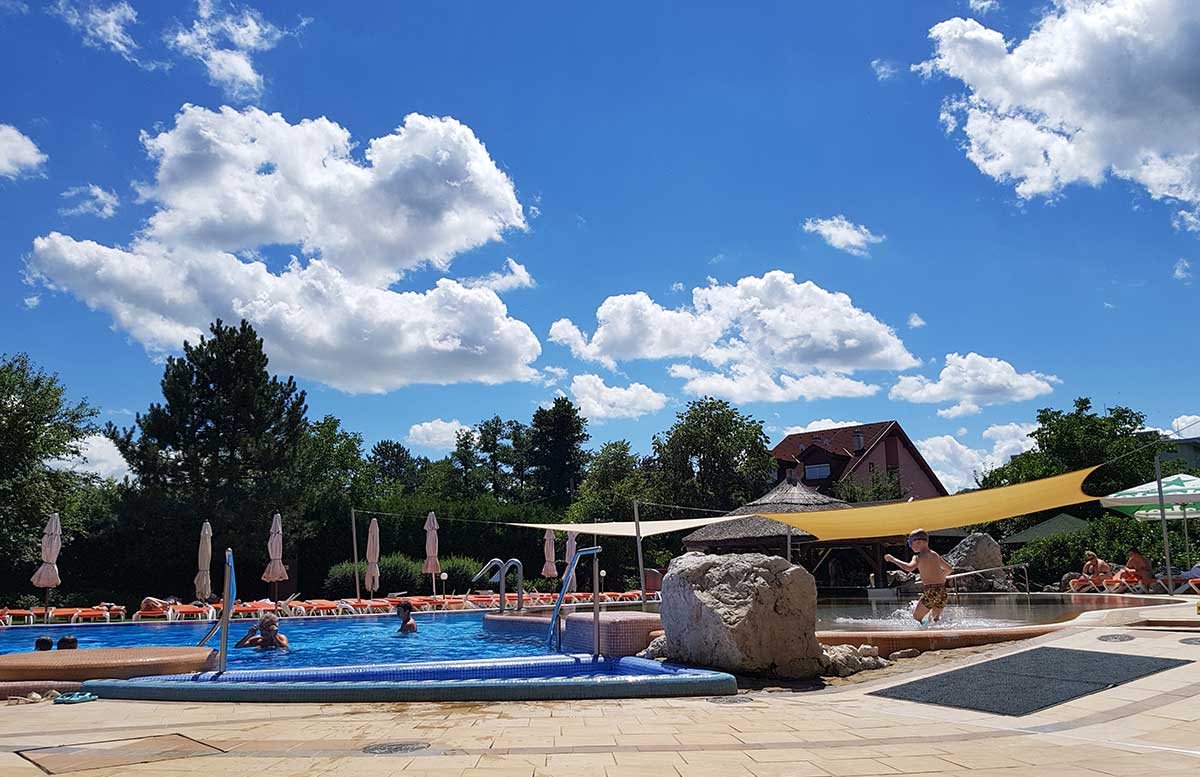 Hotel Europa fit in Heviz poolbereich outdoor acapulco kinderbecken
