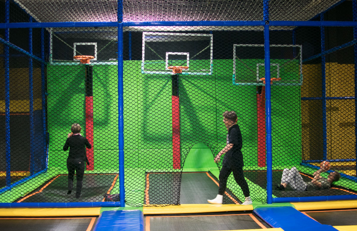 JumpMAXX Trampolinwelt mit Ninja-Parcours in Wien basketball