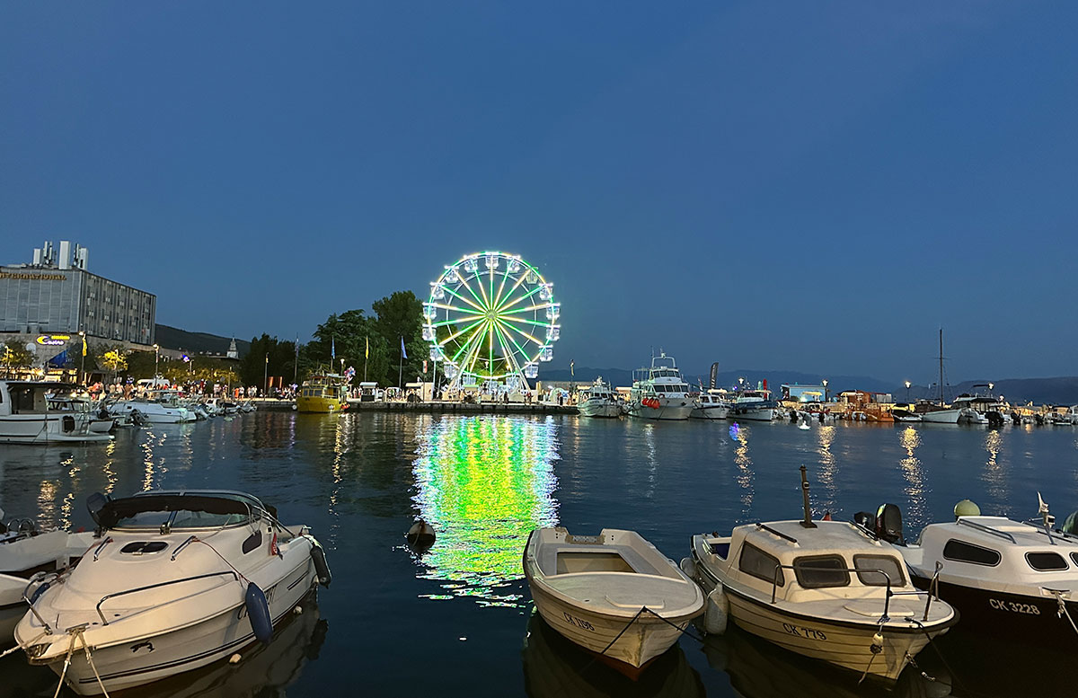 Kvarner-Palace-in-Crikvenica-Kroatien-riesenrad