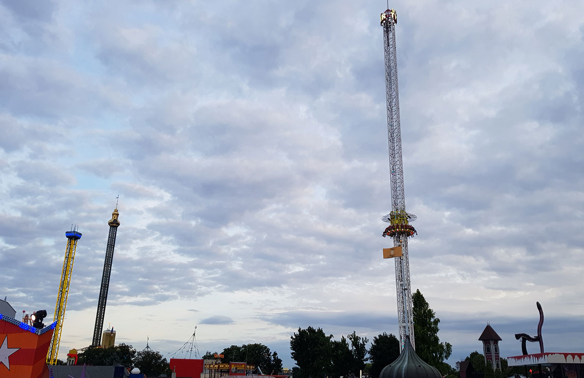Prater-Festival-in-Wien-inkl.-Prater-Adrenalincard-Gewinnspiel-freifallturm