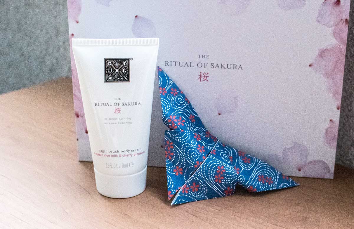 rituals-glossybox-september-ritual-of-sakura-magic-touch-body-cream