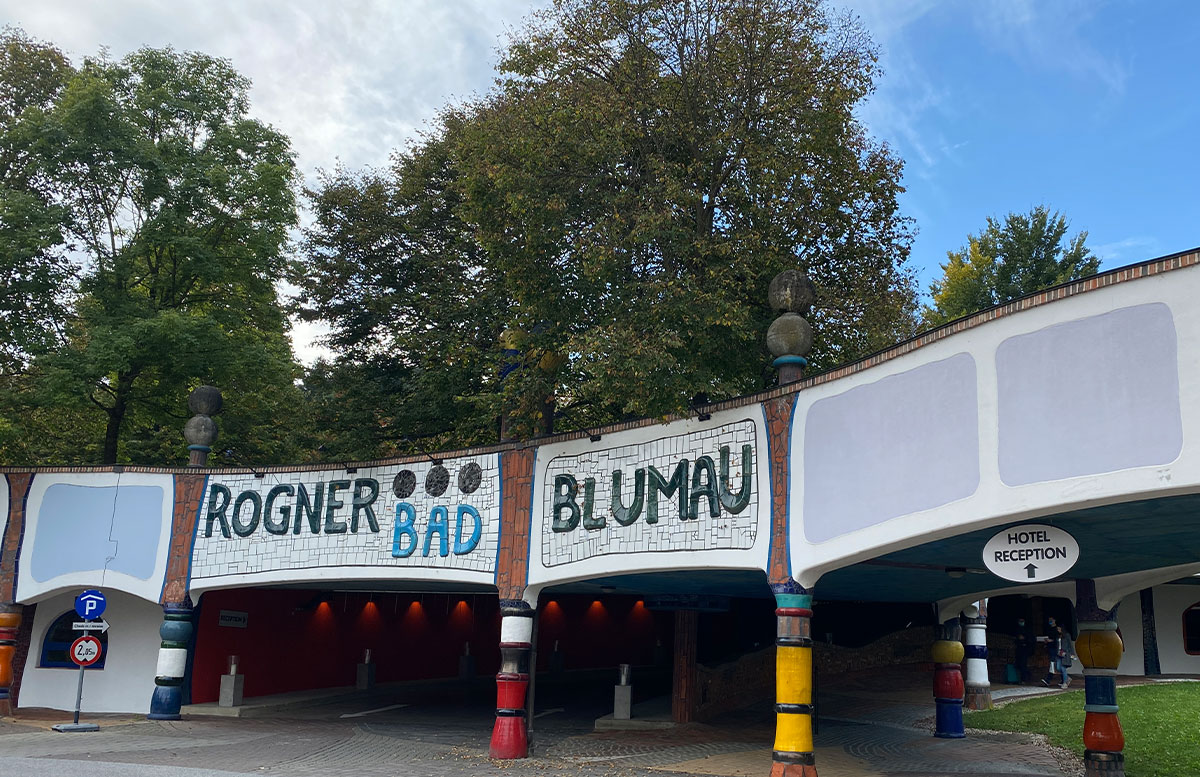 Romantische-Auszeit-in-der-Rogner-Bad-Blumau-Therme-parkplatz