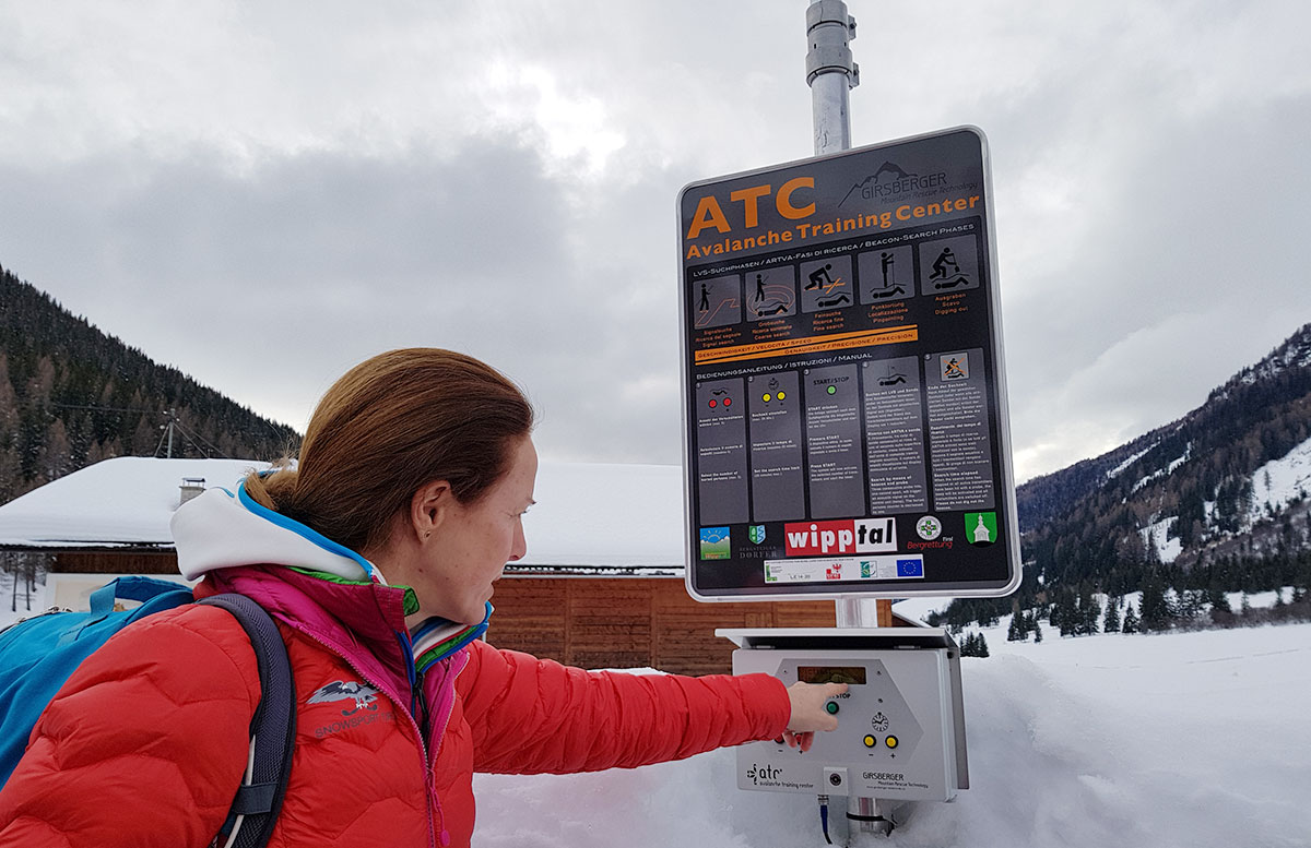 Schneeschuhwanderung-zum-Obernberger-See-lawinen-trainingscenter