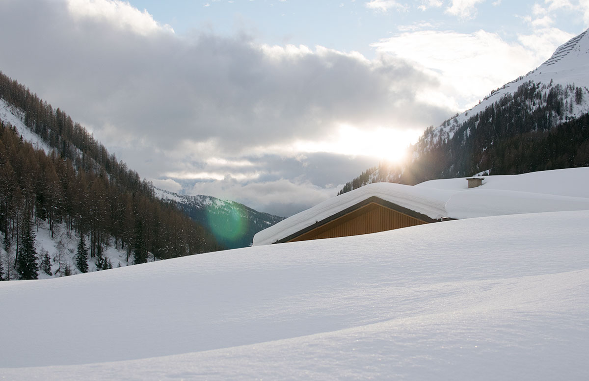 Schneeschuhwanderung zum Obernberger See wandern sonnenuntergang