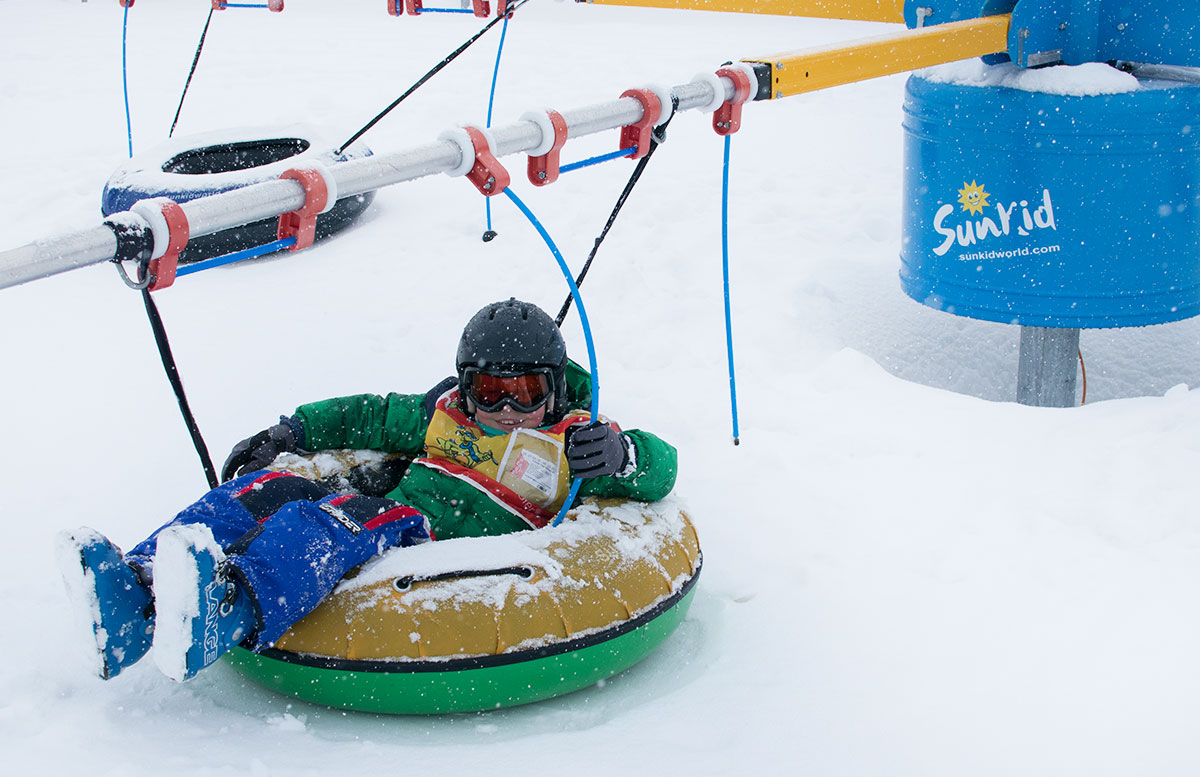 Skifahren im Salzburger Saalachtal im Familien-Skigebiet Lofer skischule herbst kurs karussell