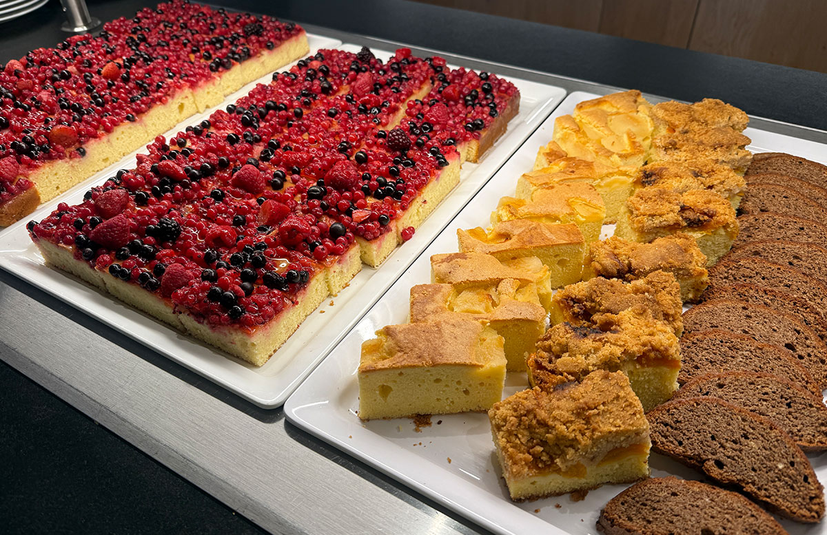 Spaß,-Sport-und-Erholung-im-Ebners-Waldhof-am-See-kuchen