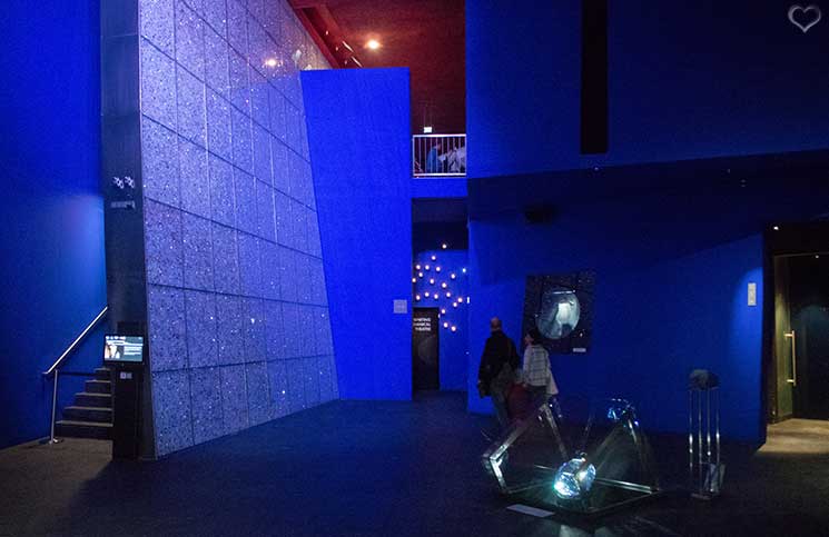 Swarovski-Kristallwelten-blaue-Halle