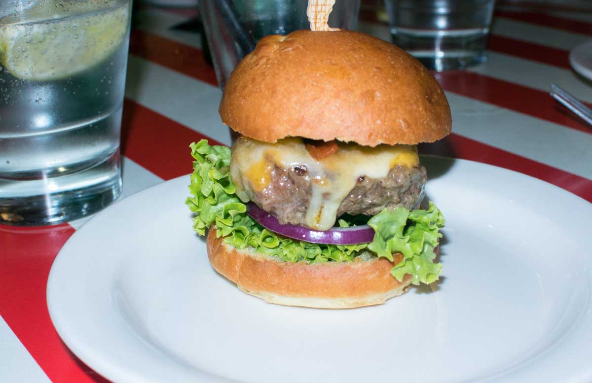 tgi-fridays-amerikanisches-steakhouse-in-wien-burger