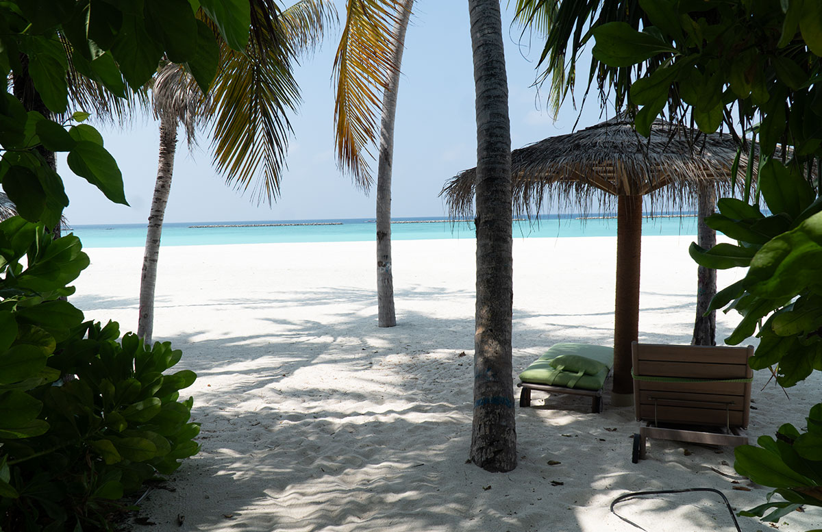 Unsere-Flitterwochen-mit-Baby-im-Amari-Raaya-Malediven-malediven-inseln-familienvilla-strandzugang