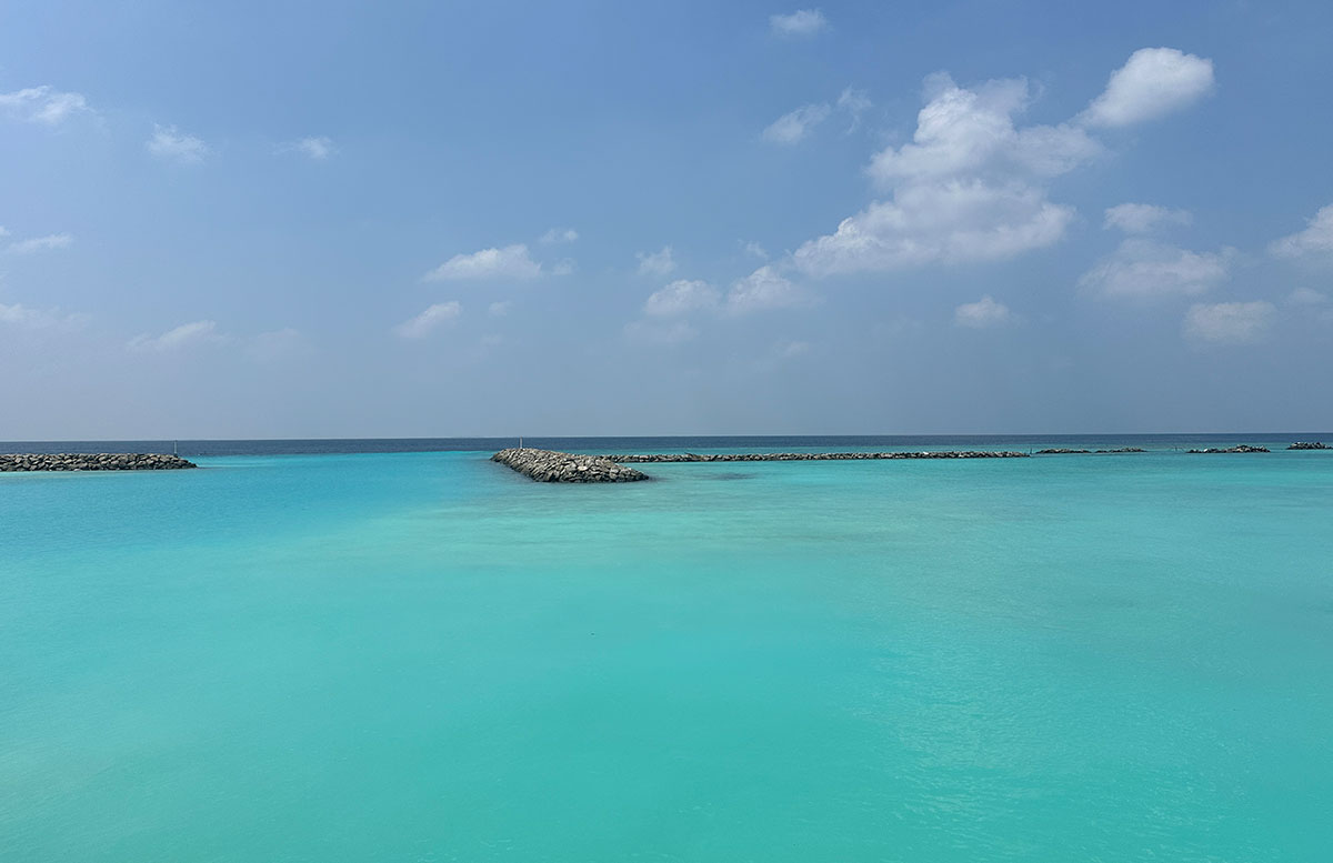 Unsere-Flitterwochen-mit-Baby-im-Amari-Raaya-Malediven-malediven-inseln-ozean-türkis