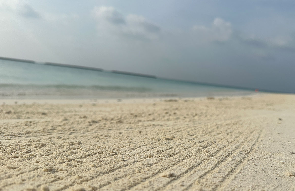 Unsere-Flitterwochen-mit-Baby-im-Amari-Raaya-Malediven-malediven-inseln-sandstrand