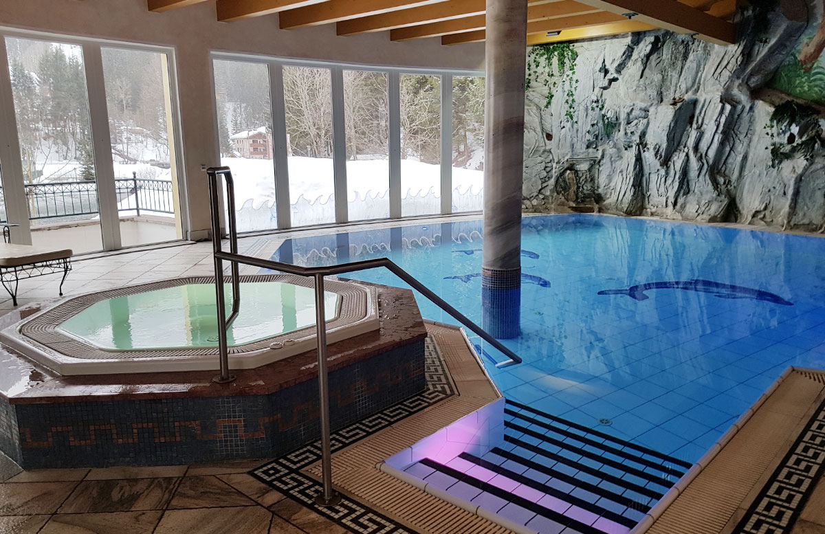 Walchhofer's Hotel Alpenhof in Filzmoos pool