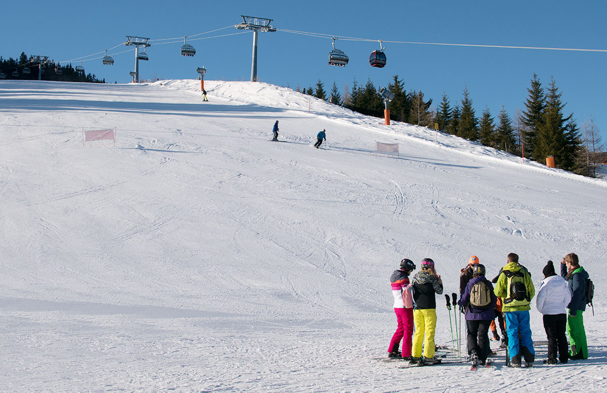 Wanderung zur Sattelbergalm und zum Haubenlokal Pumafalle ski abfahrt skilift