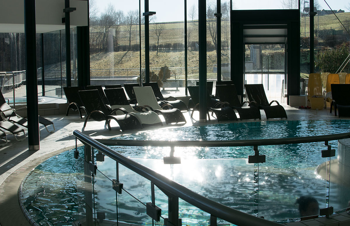 Wellness--und-Thermenhotel-Stoiser-in-Loipersdorf-poolbereich